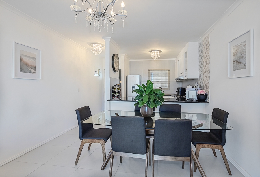 To Let 2 Bedroom Property for Rent in Big Bay Western Cape